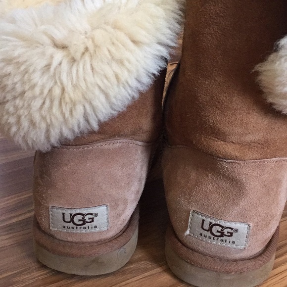 Uggs - Picture 2 of 3